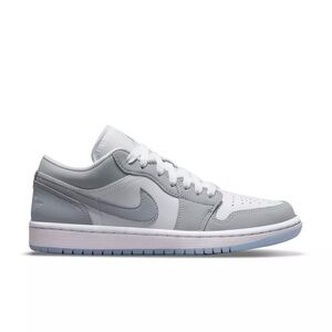 nike air jordan 1 low-top sneakers in white wolf grey